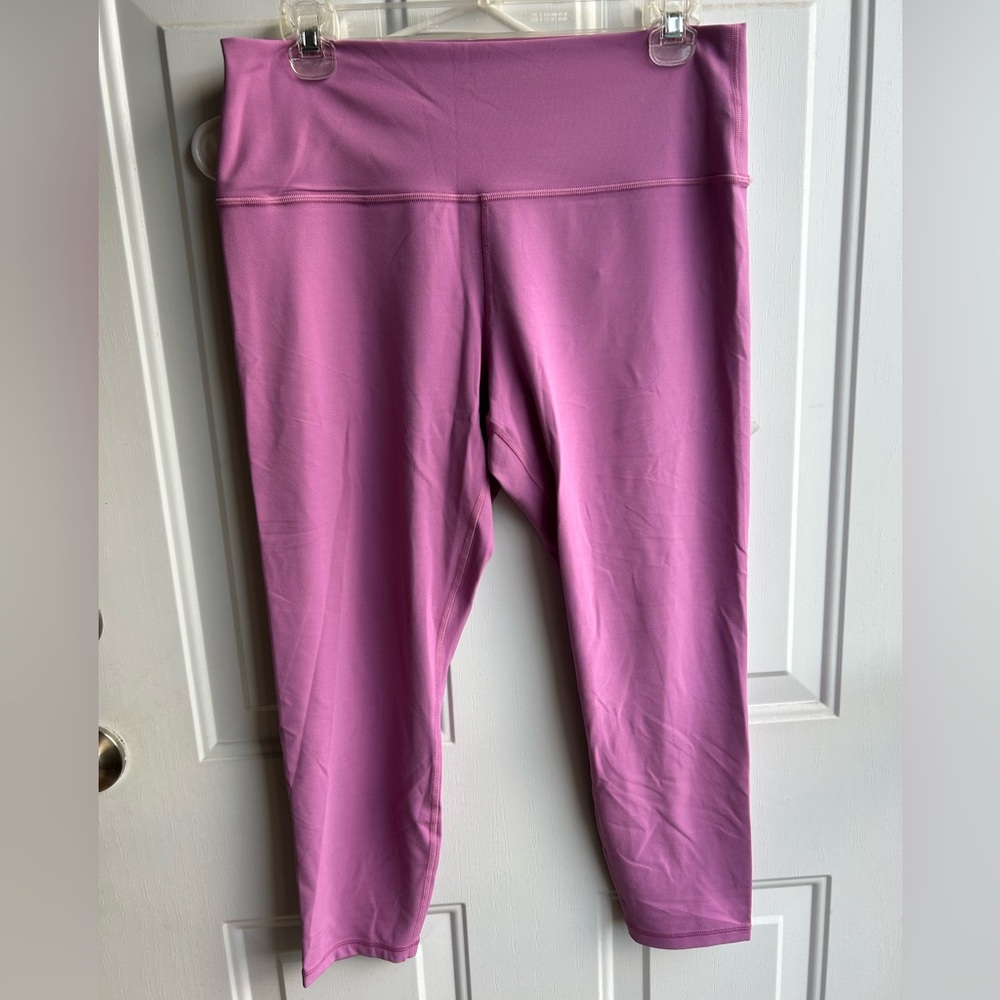 Athleta Legging Transcend 7/8 Tight Wildberry Women’s XL Athleisure Yoga Workout